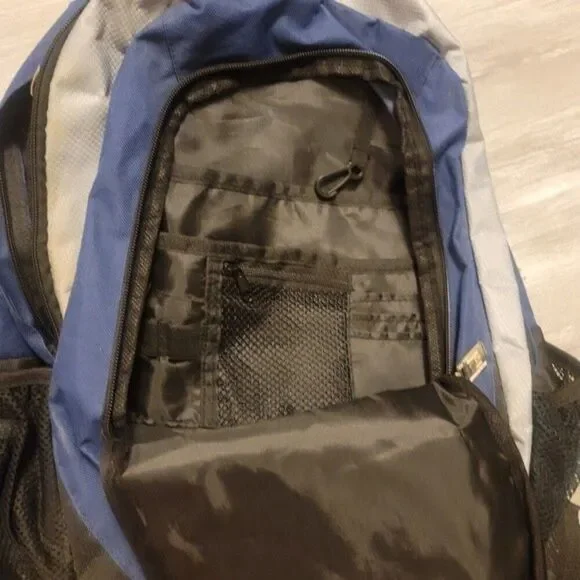 ⭐️ Small fully stitched New England Patriots Backpack - Picture 3 of 3